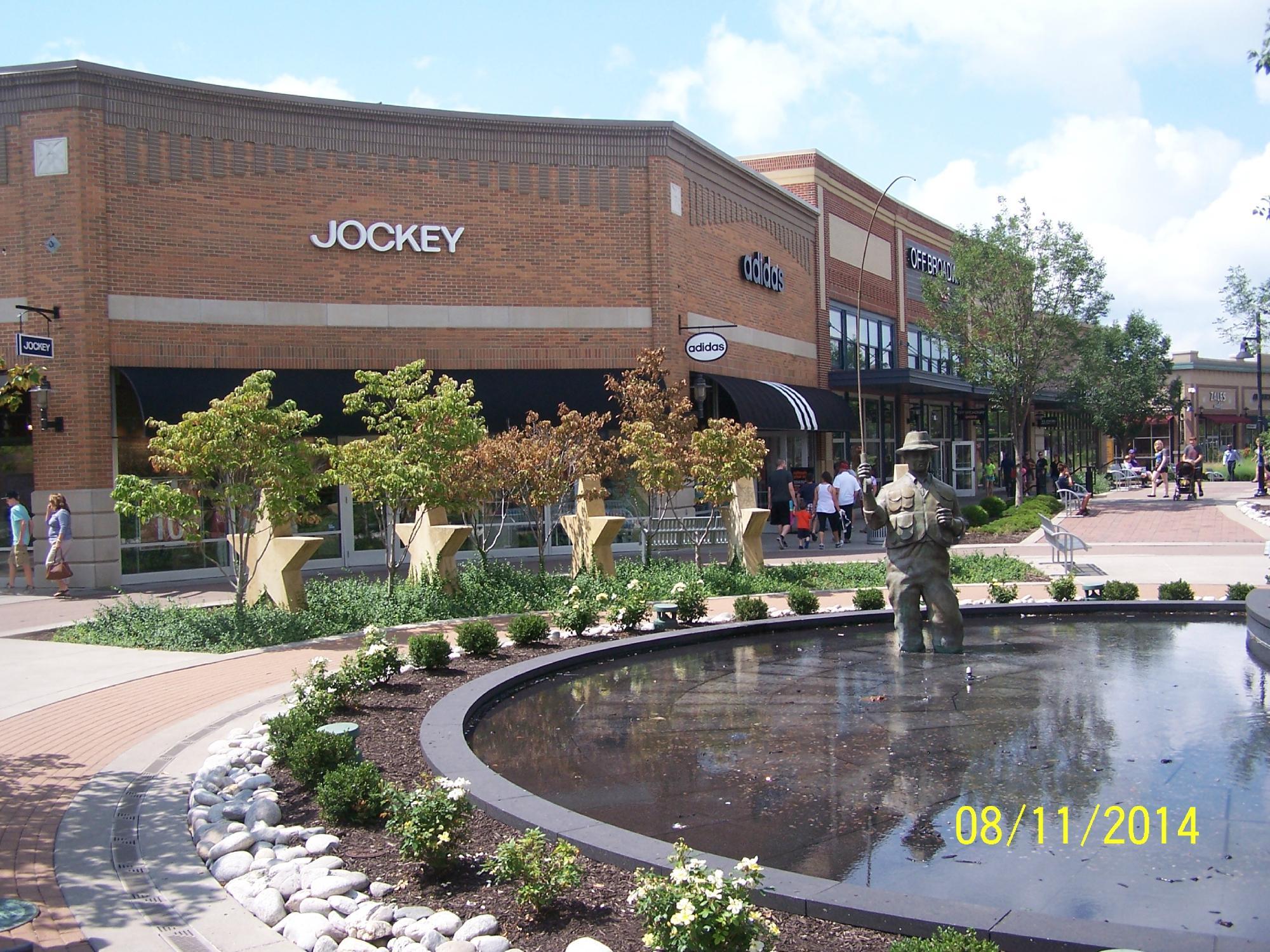 Legends Outlets Kansas City