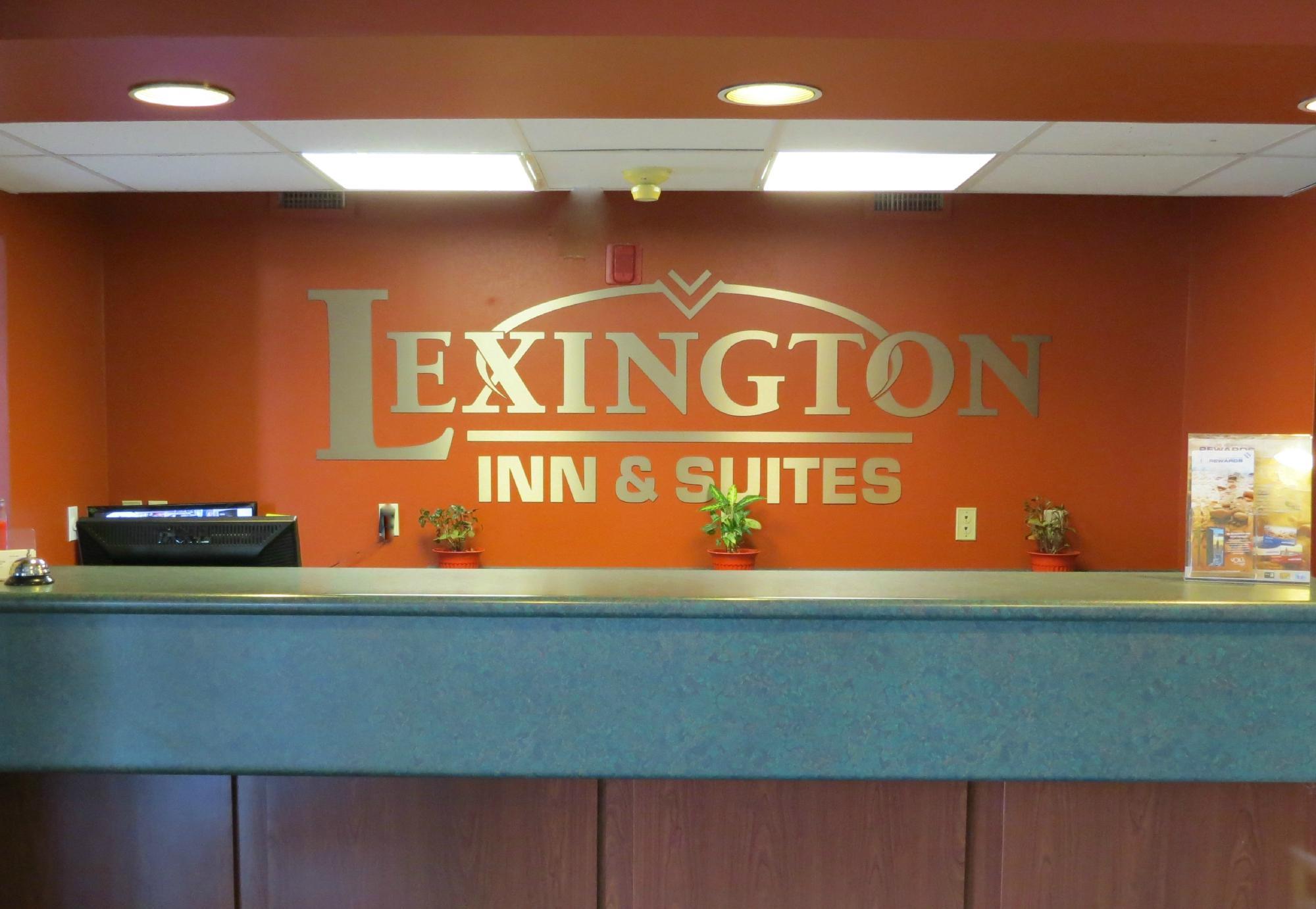 Lexington Inn & Suites Windsor