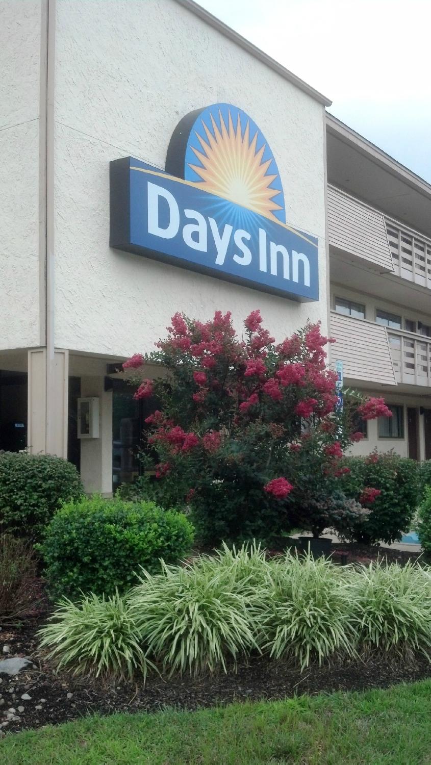 Days Inn By Wyndham Monmouth Junction Princeton