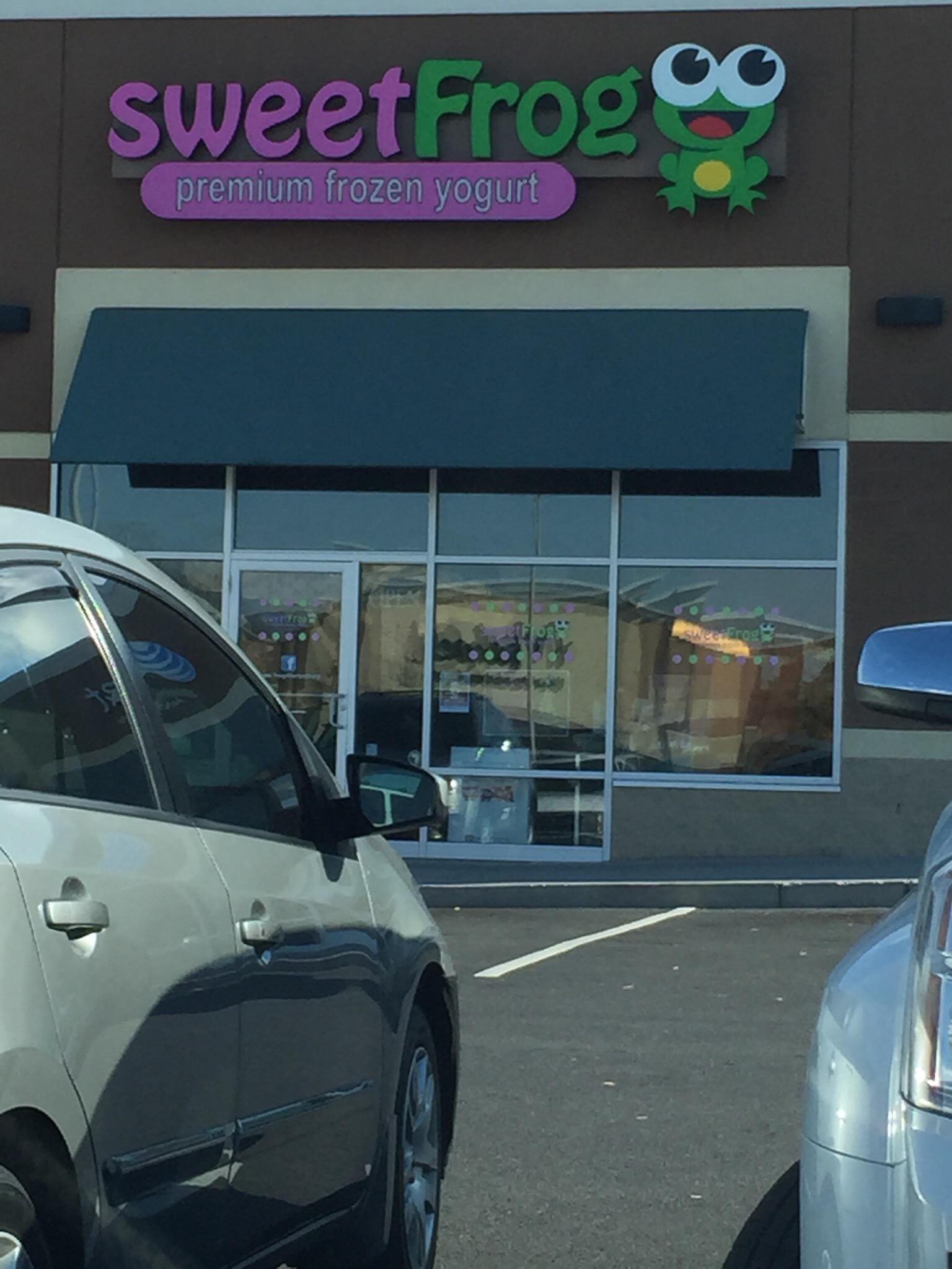 sweetFrog Premium Frozen Yogurt