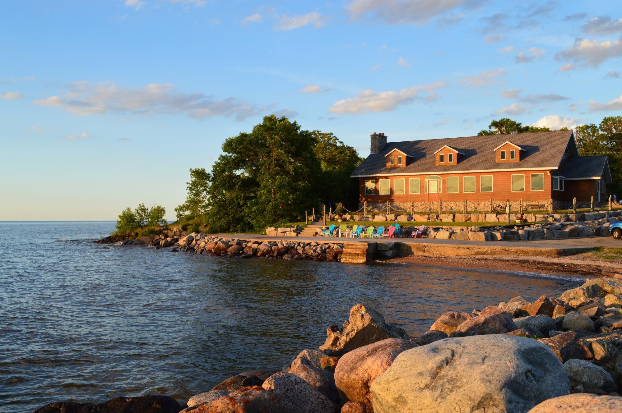 Rock Harbor Lodge