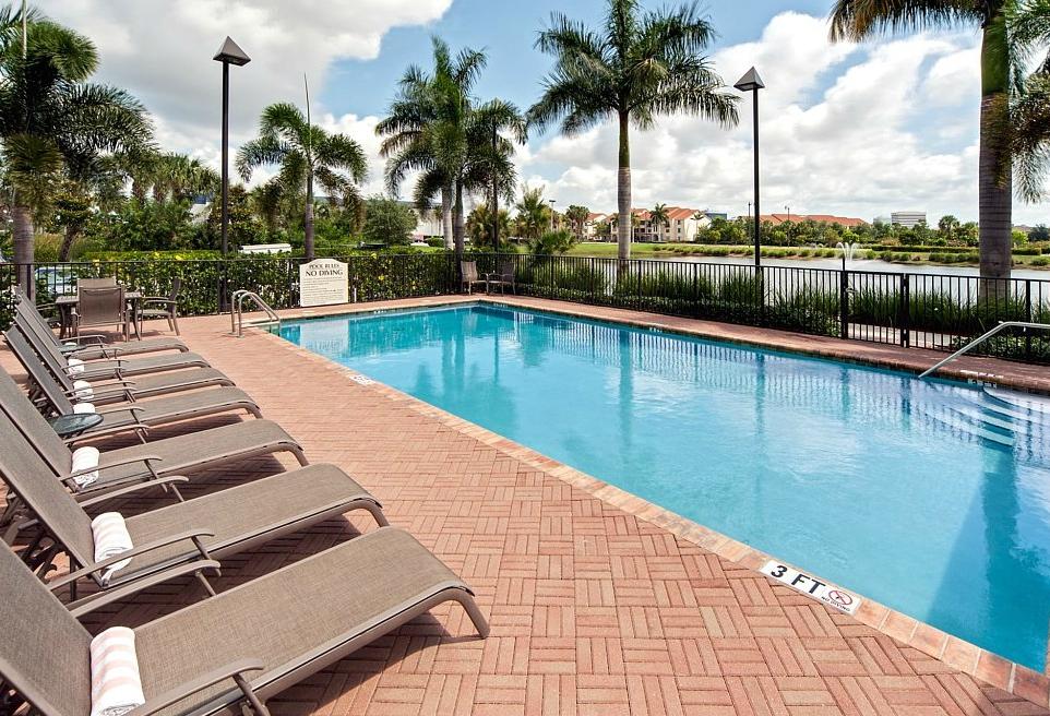 Hawthorn Extended Stay By Wyndham West Palm Beach