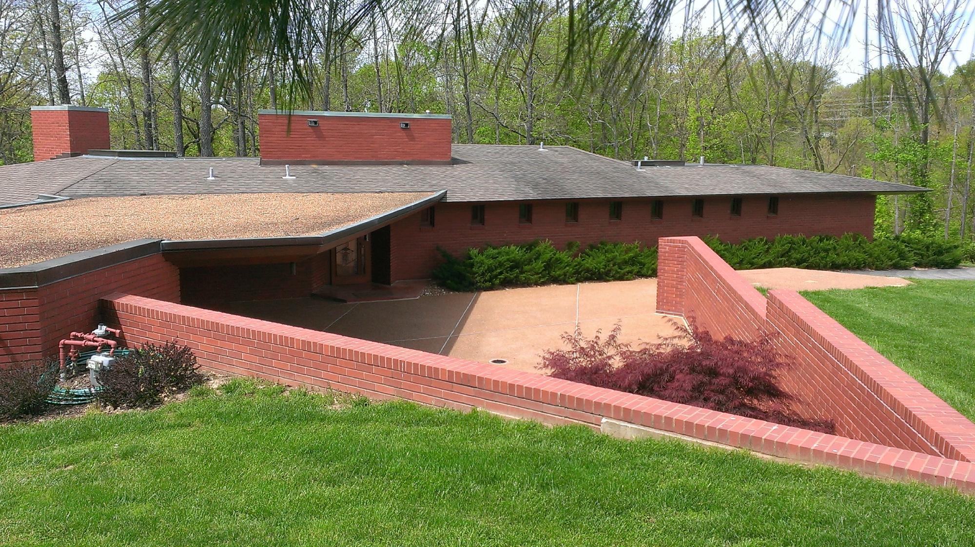 Frank Lloyd Wright House In Ebsworth Park