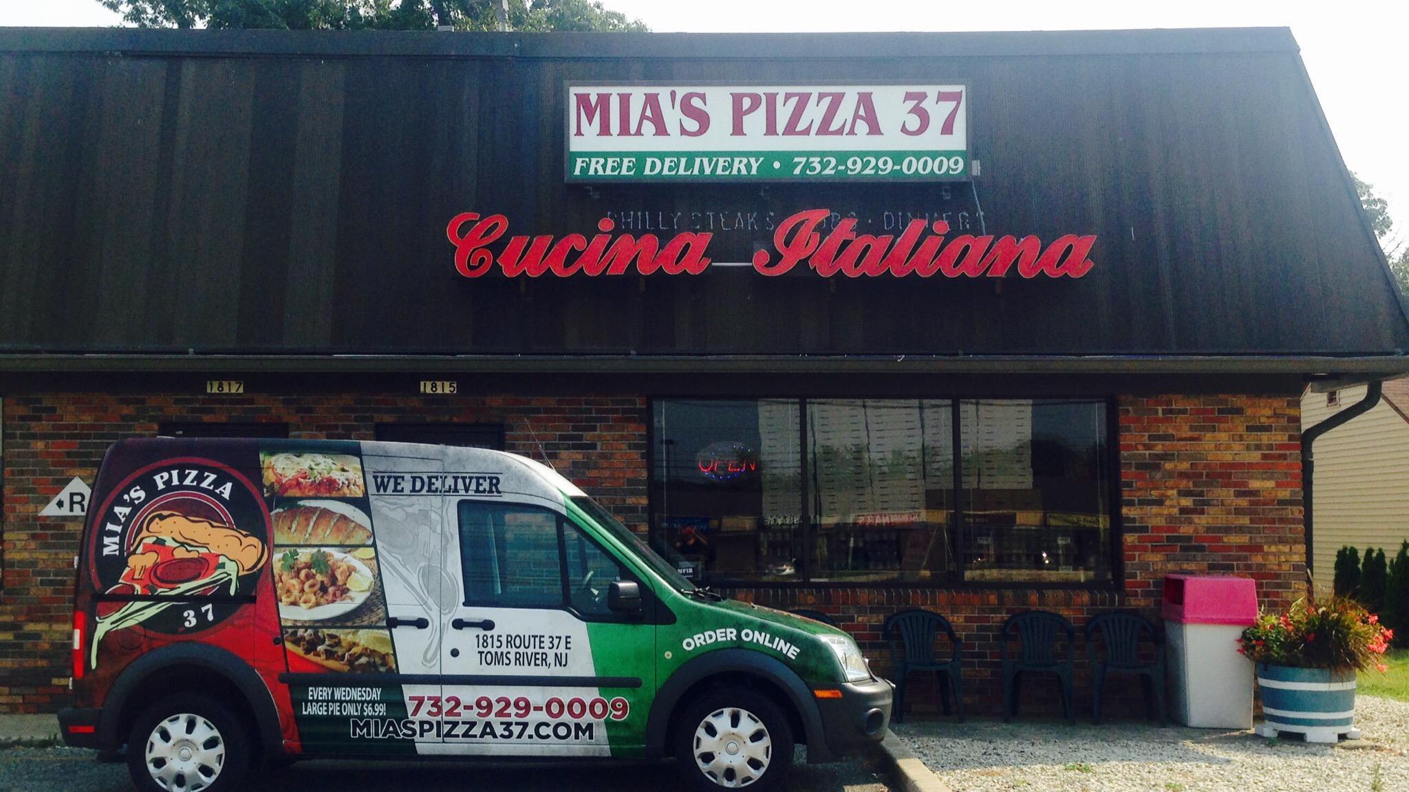 Mia's Pizza 37