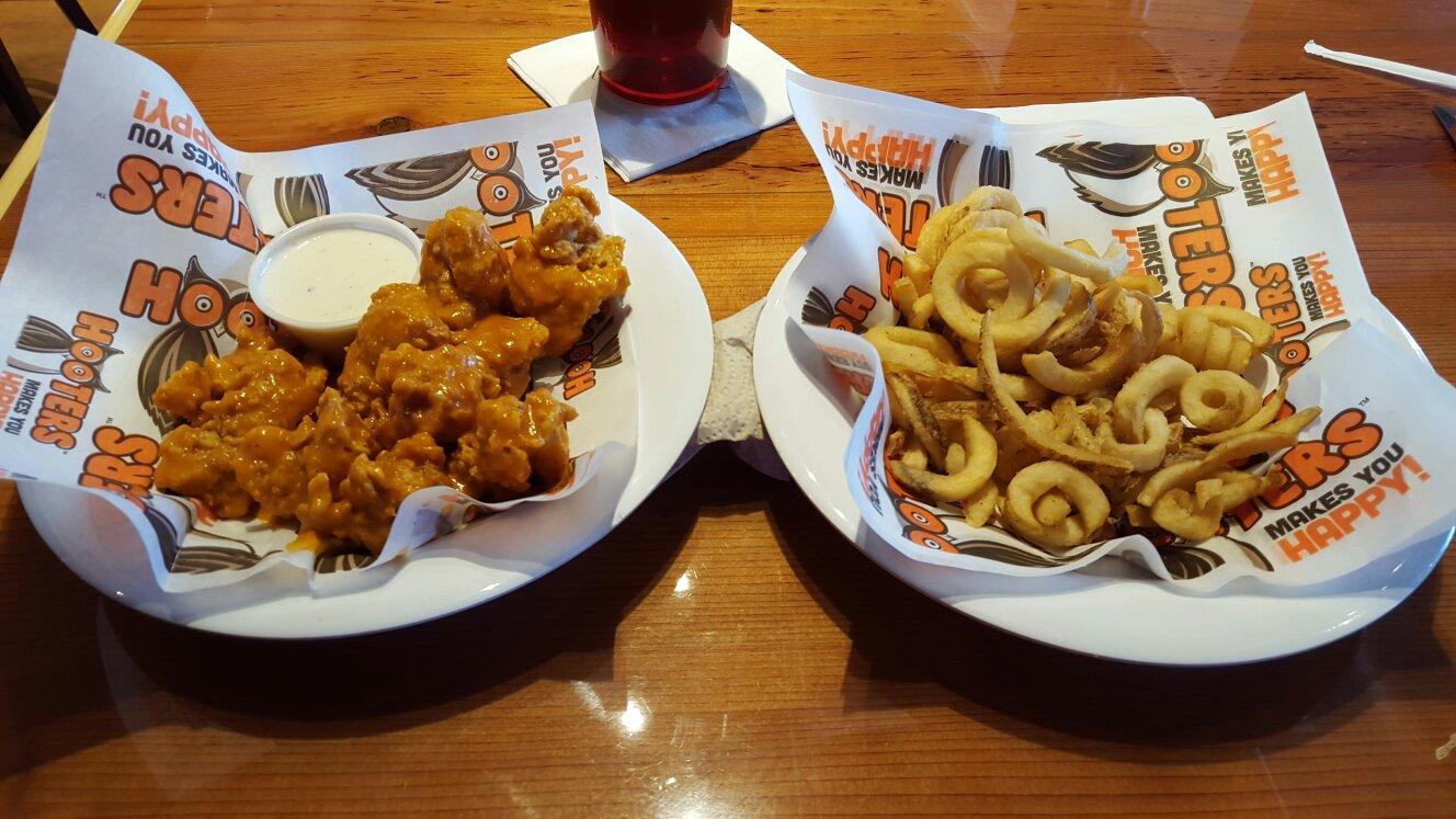 Hooters