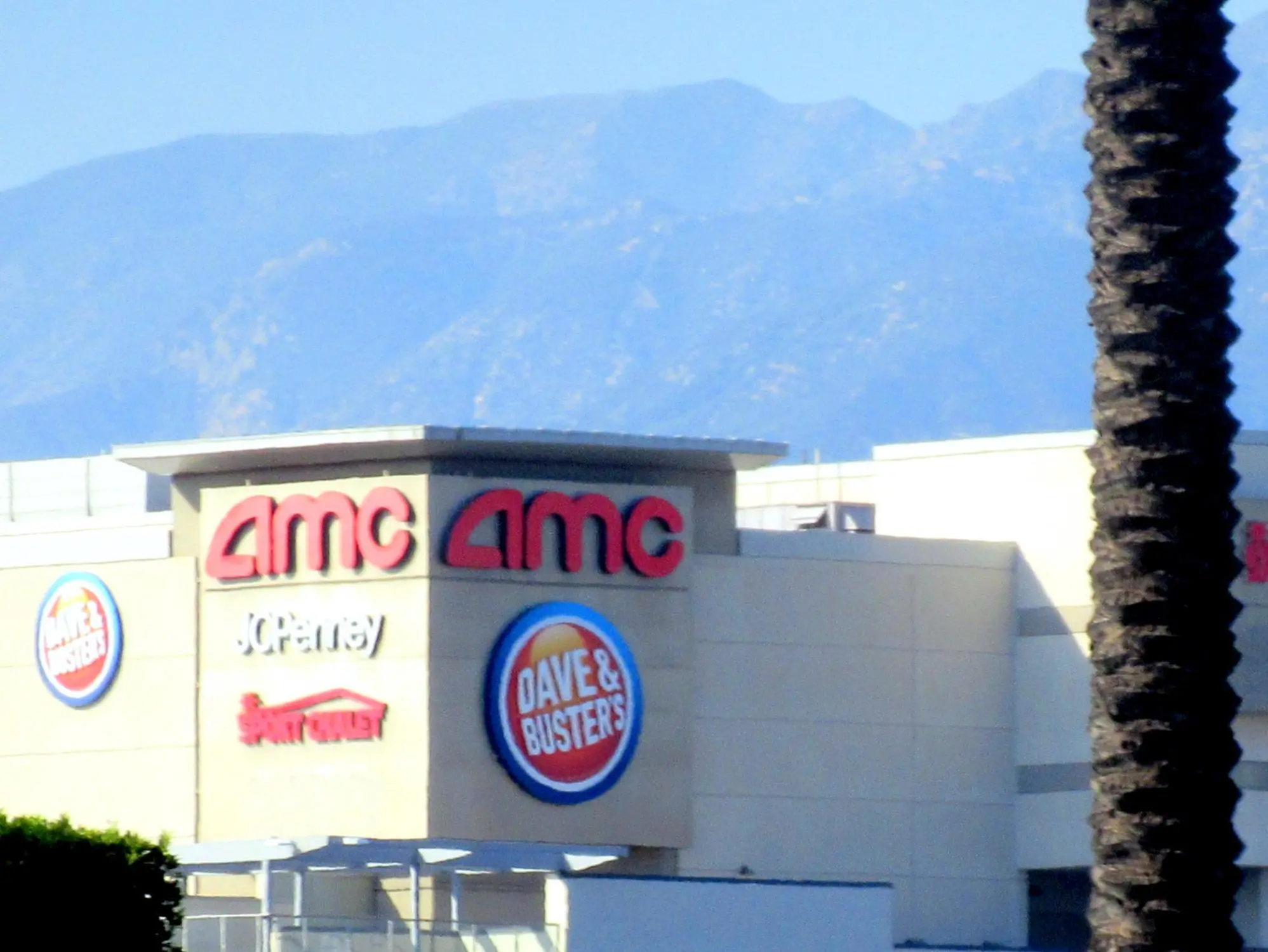 AMC Santa Anita 16