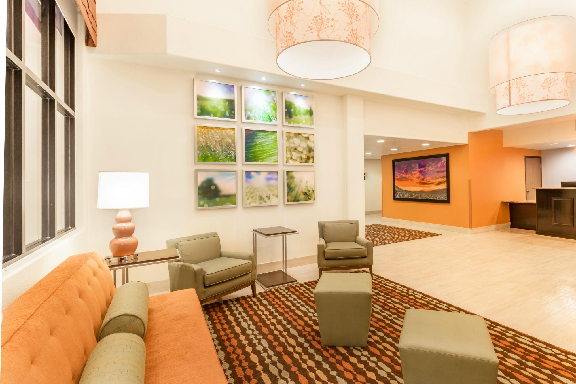 Days Inn & Suites By Wyndham Tucson/Marana