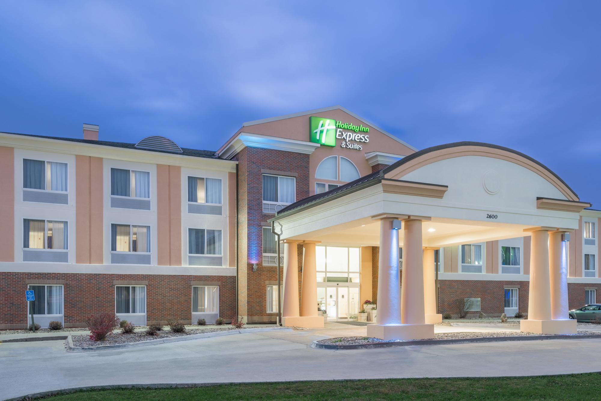 Holiday Inn Express & Suites Ames, an IHG Hotel