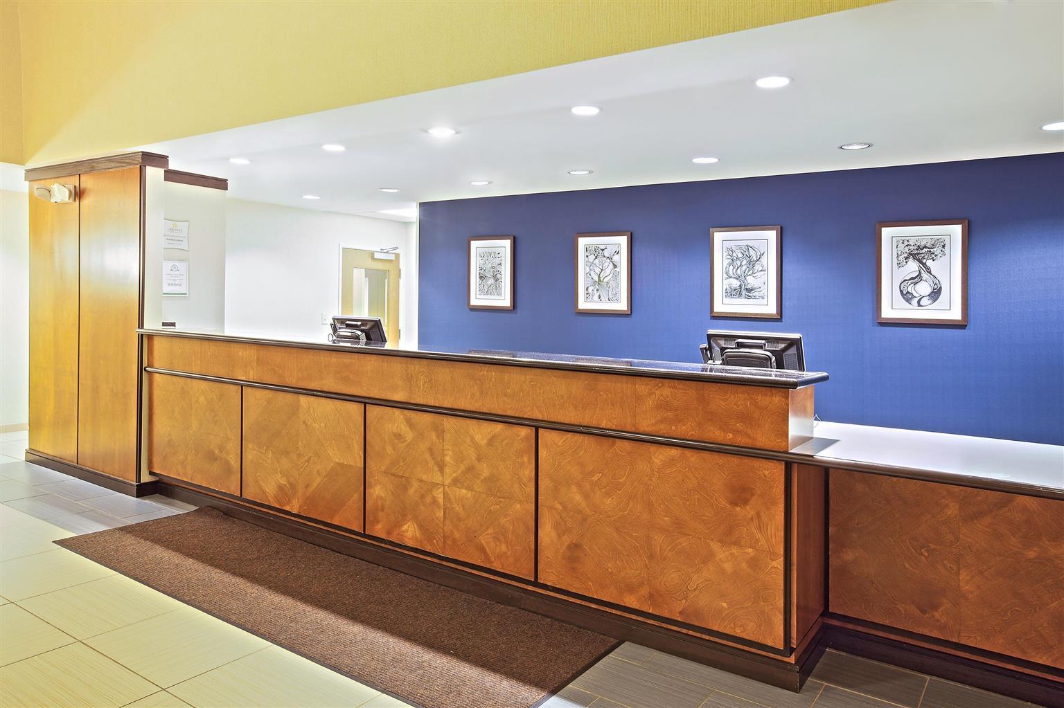 La Quinta Inn & Suites By Wyndham Indianapolis Airport West