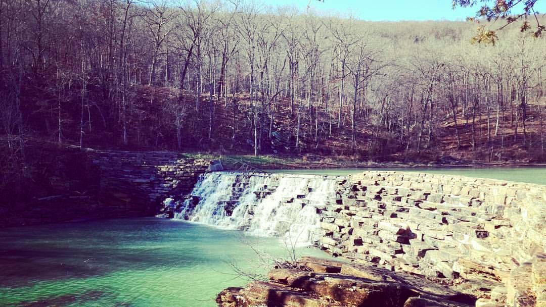 Devil's Den State Park