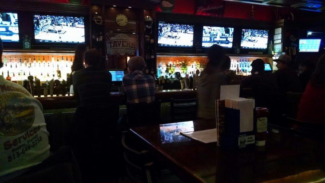 24th Street Sports Tavern