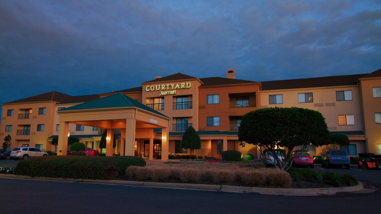 Courtyard By Marriott Monroe Airport