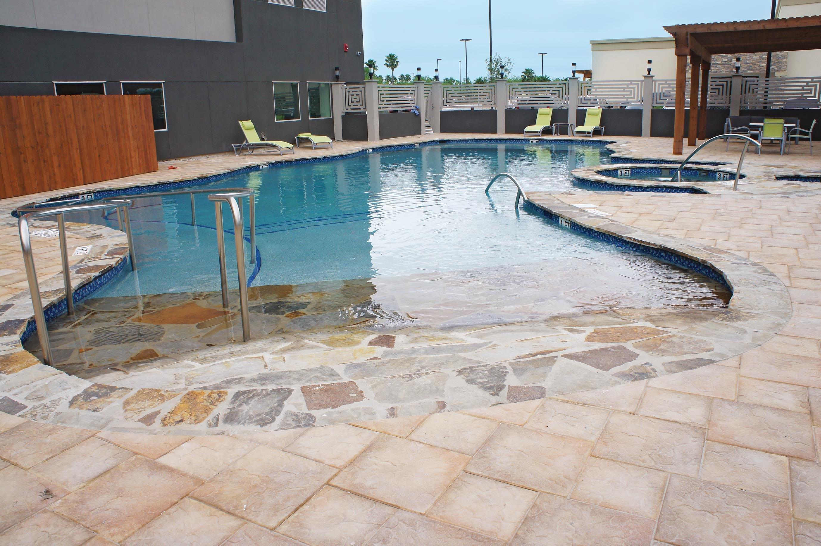 La Quinta Inn & Suites By Wyndham McAllen Convention Center