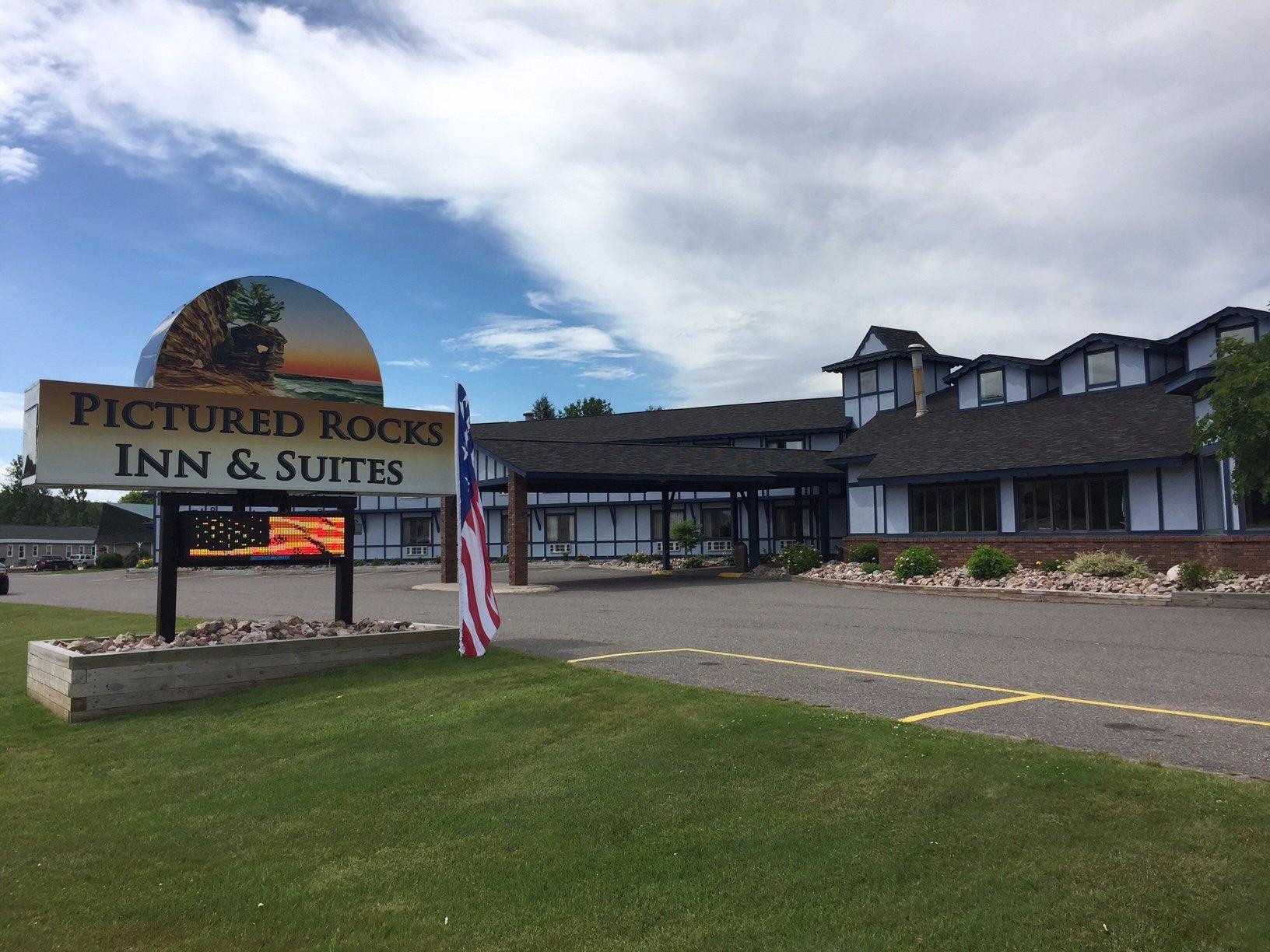 Pictured Rocks Inn & Suites