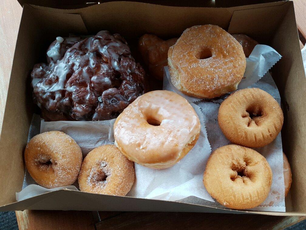 Red's Donuts