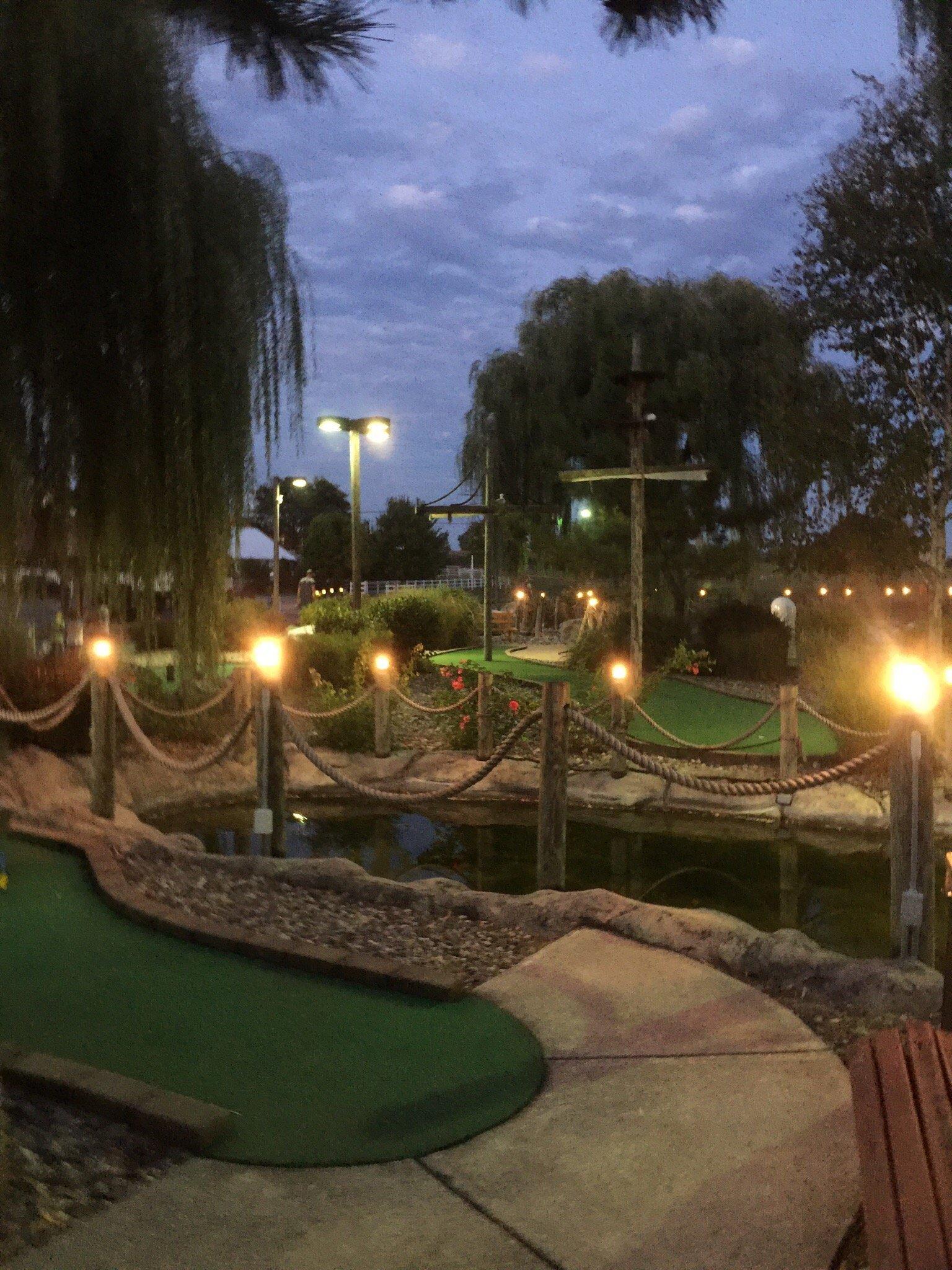 Waters Edge Mini Golf