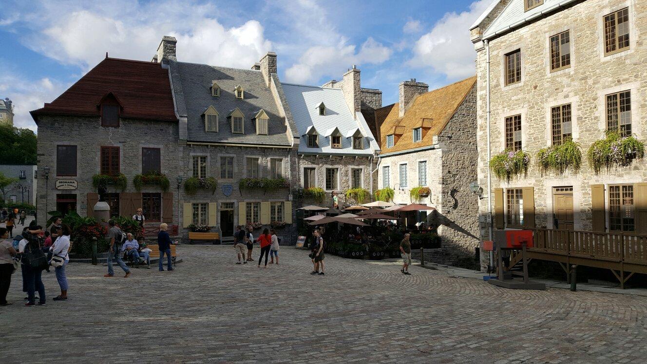 Le Magasin General Pl Bouin