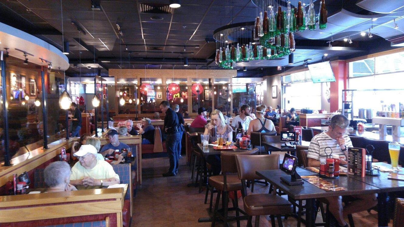 Red Robin Gourmet Burgers and Brews