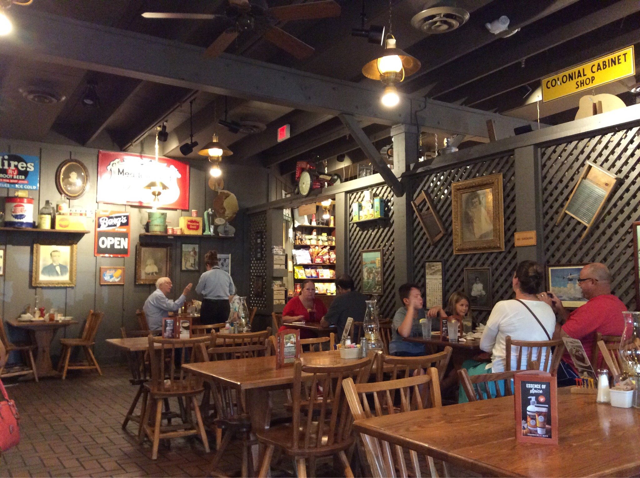 Cracker Barrel Old Country Store