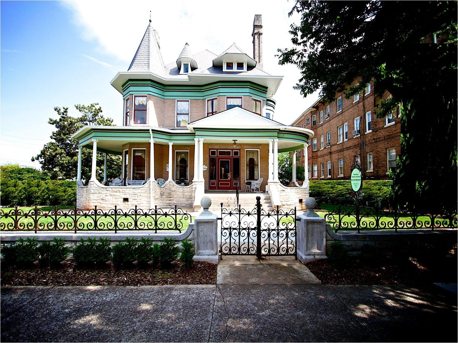 Hassinger Daniels Mansion Bed And Breakfast