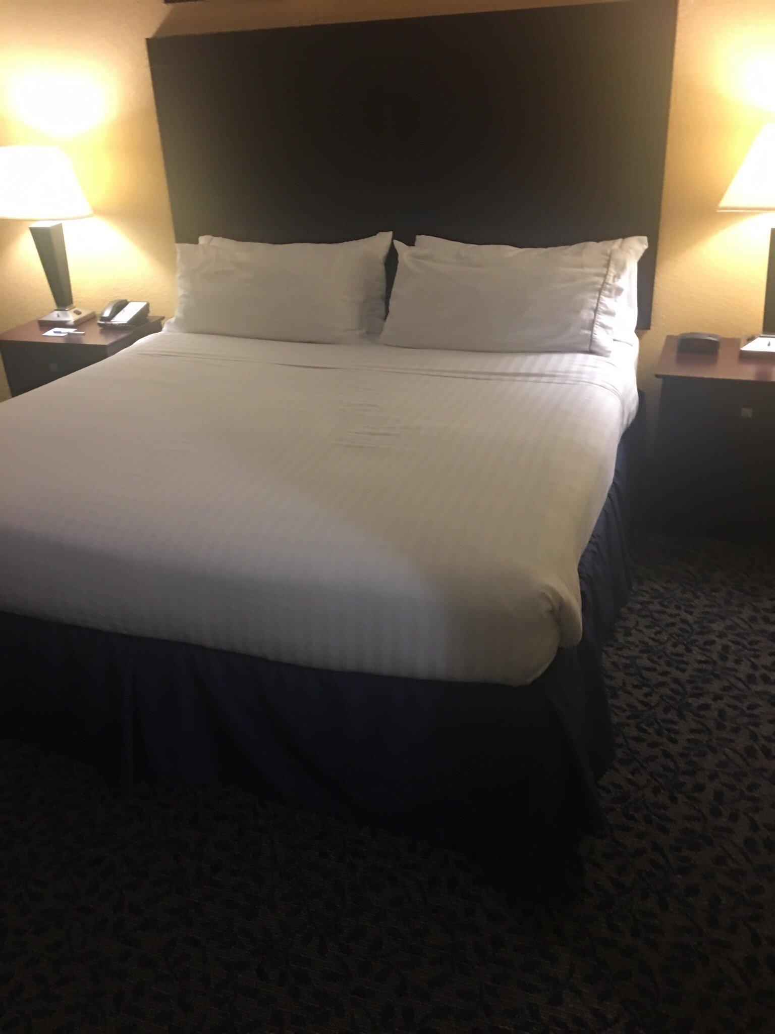 Holiday Inn Express & Suites Akron Regional Airport Area, an IHG Hotel