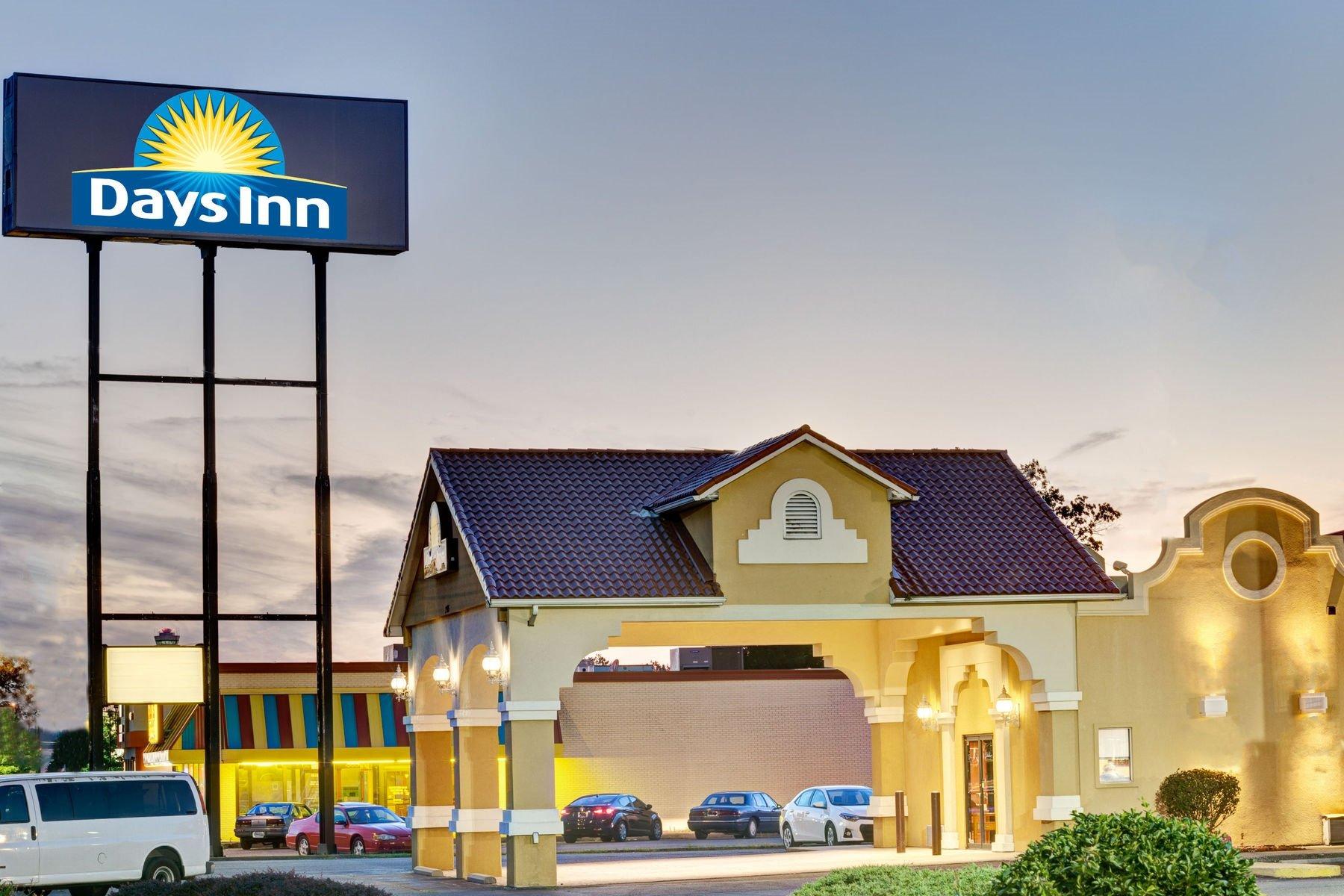 Days Inn By Wyndham Louisville Airport Fair and Expo Center