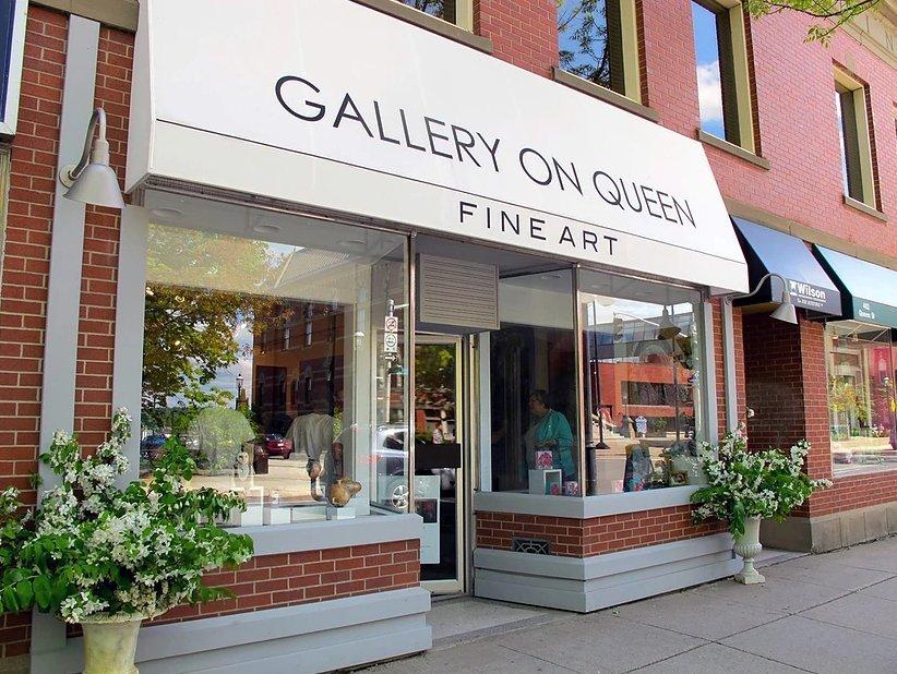 Gallery on Queen