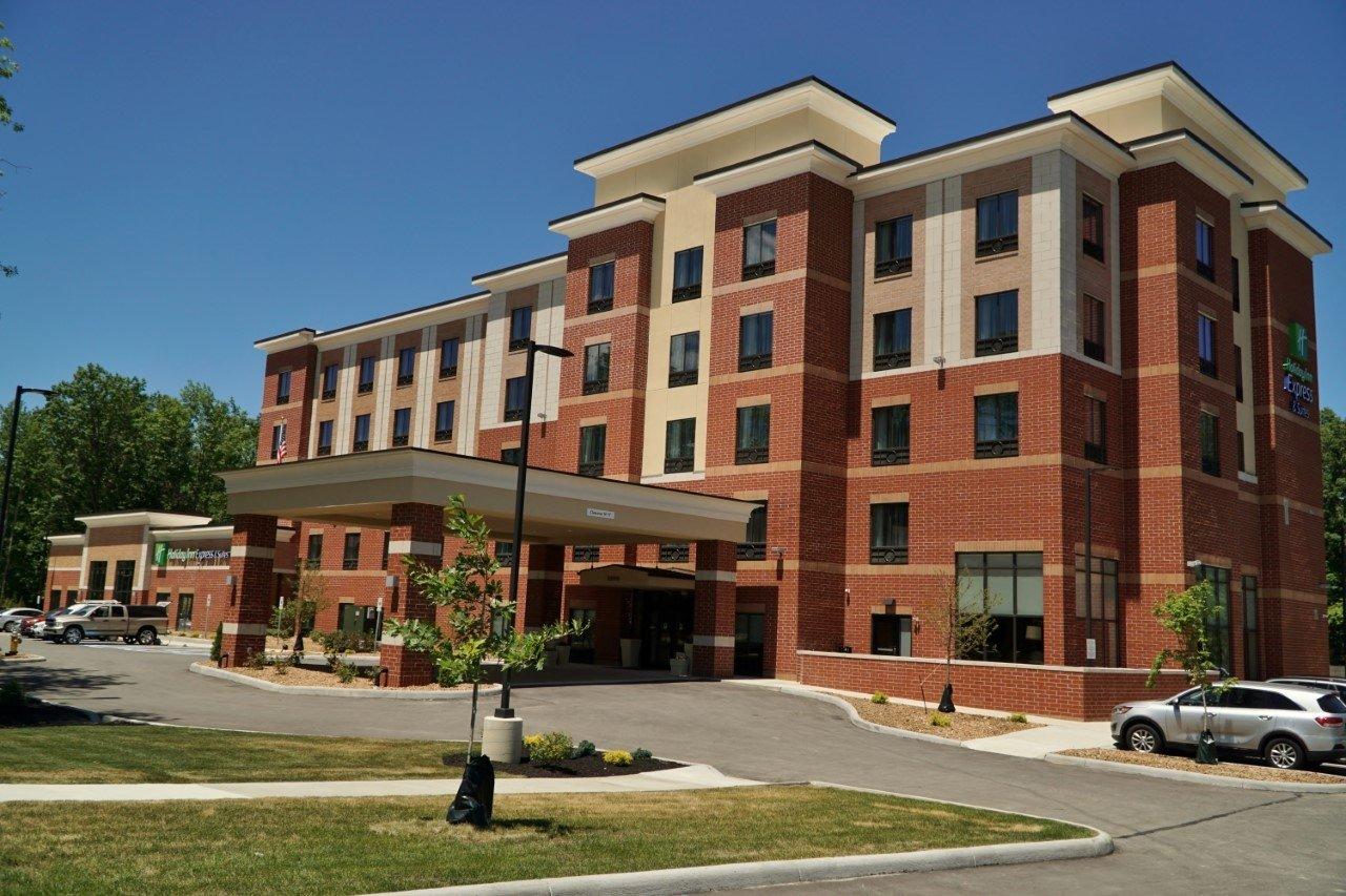 Holiday Inn Express & Suites Cleveland West - Westlake, an IHG Hotel