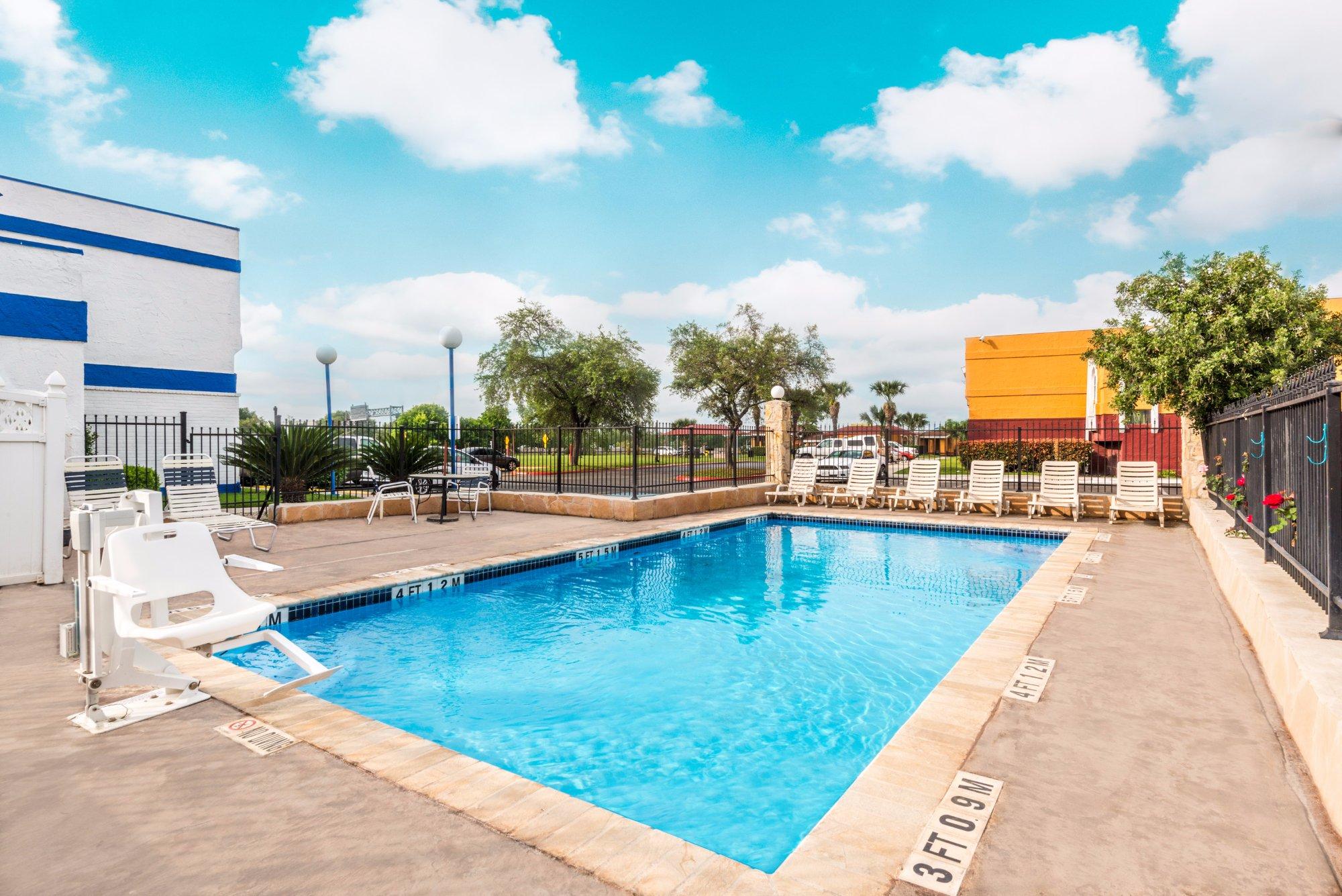 Travelodge By Wyndham San Antonio Downtown Northeast