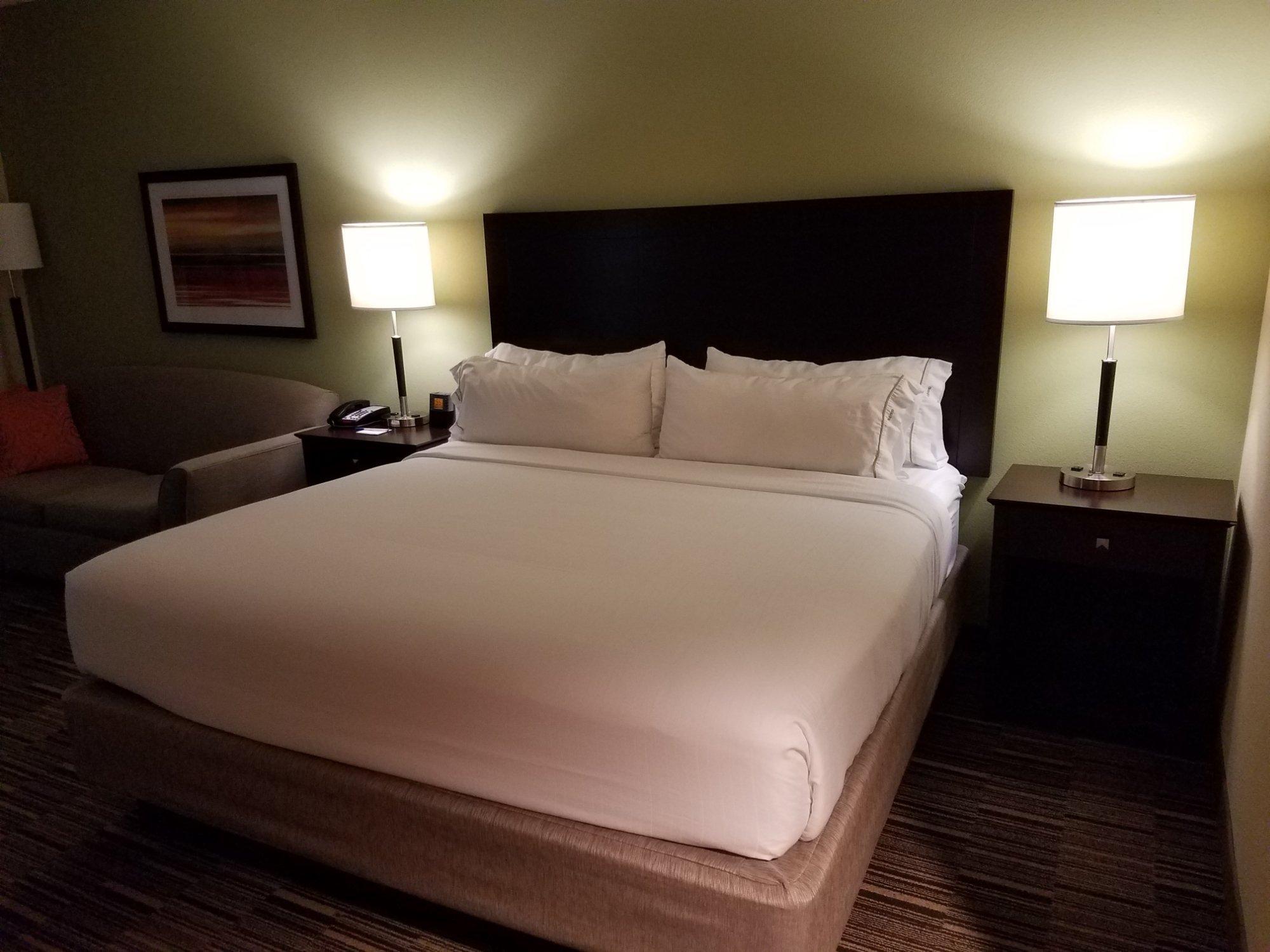 Holiday Inn Express & Suites Huntsville West - Research Park, an IHG Hotel