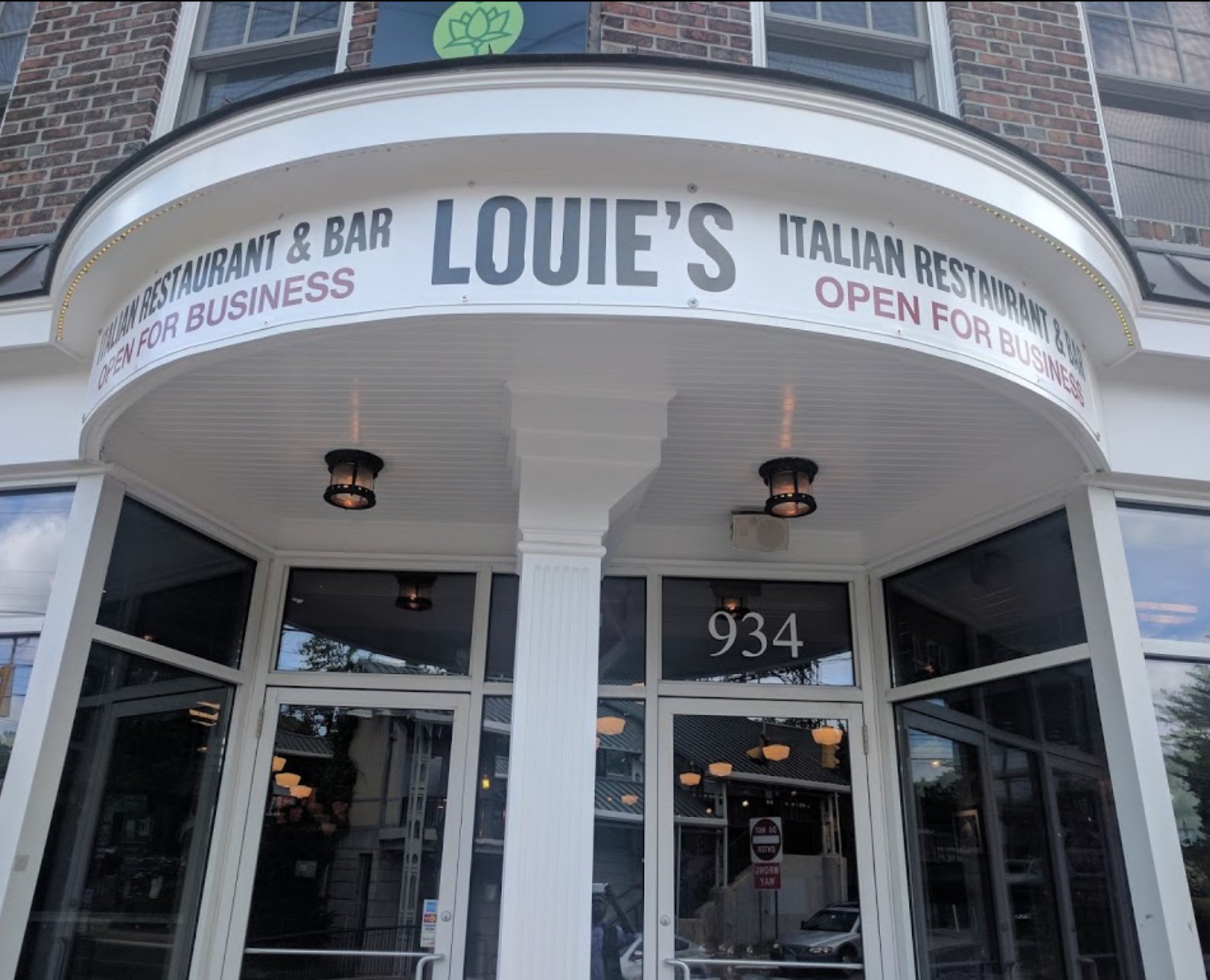 Louie's Italian Restaurant & Bar