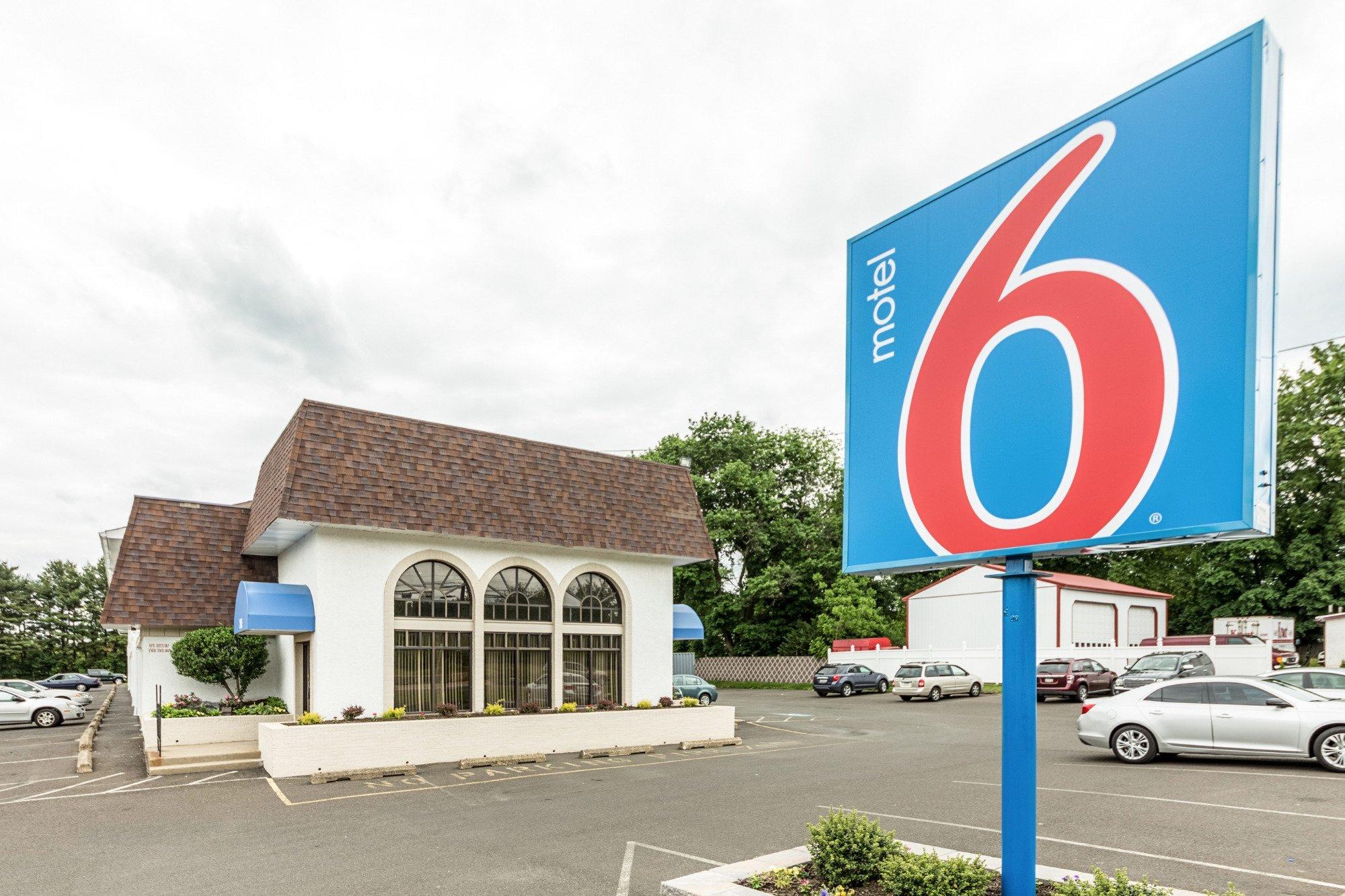 Motel 6