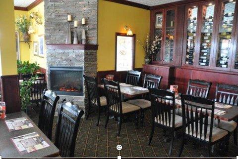 Pepper Tree Family Restaurant & Lounge