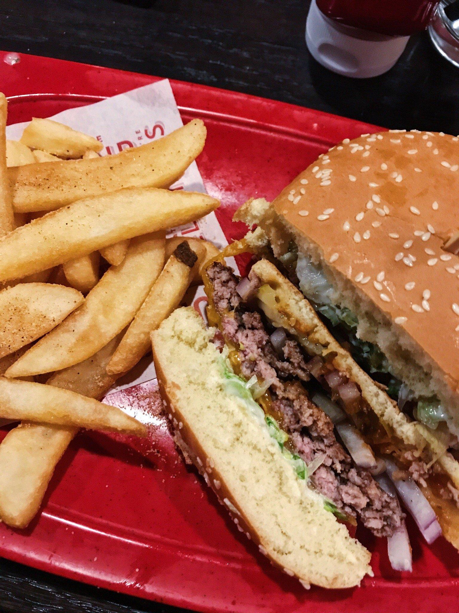 Red Robin Gourmet Burgers and Brews