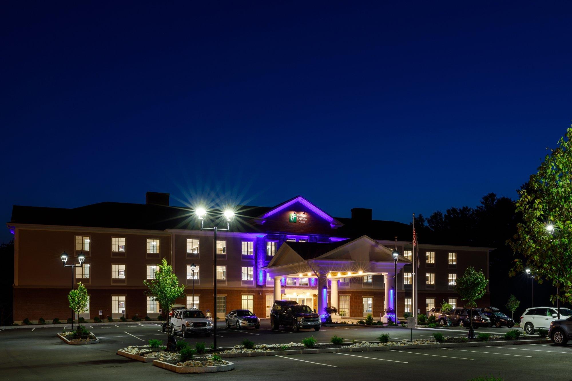 Holiday Inn Express & Suites Sturbridge, an IHG Hotel