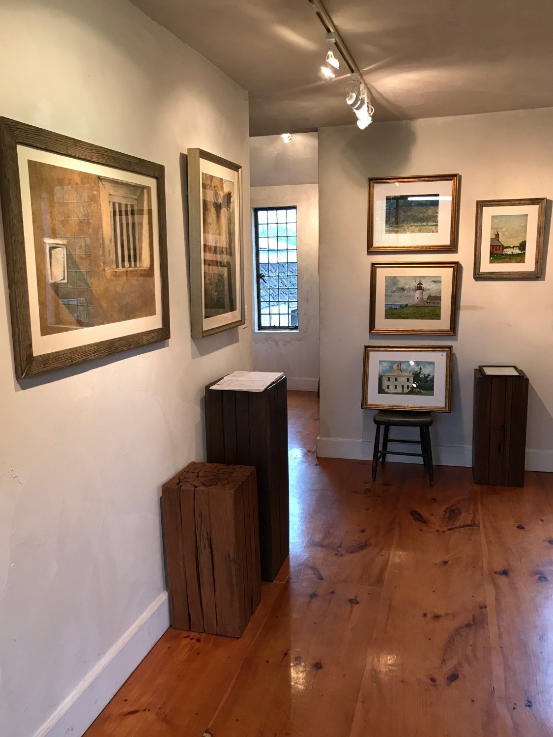 Round Pond Art Gallery and Shoppe