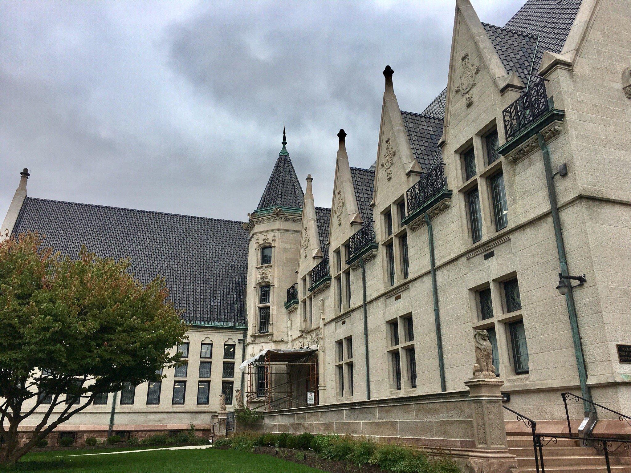 Albright Memorial Library