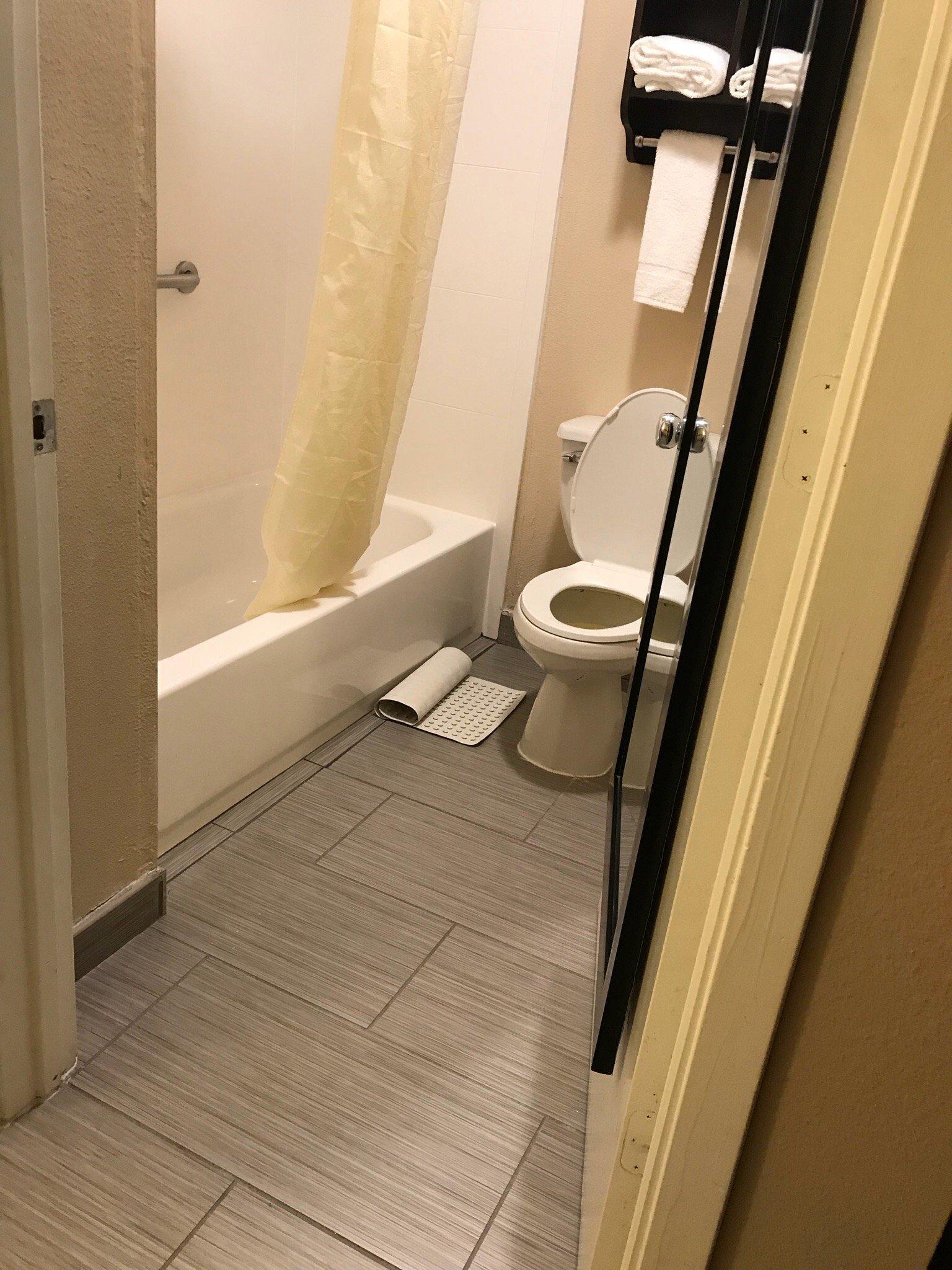 Days Inn & Suites By Wyndham Conroe North