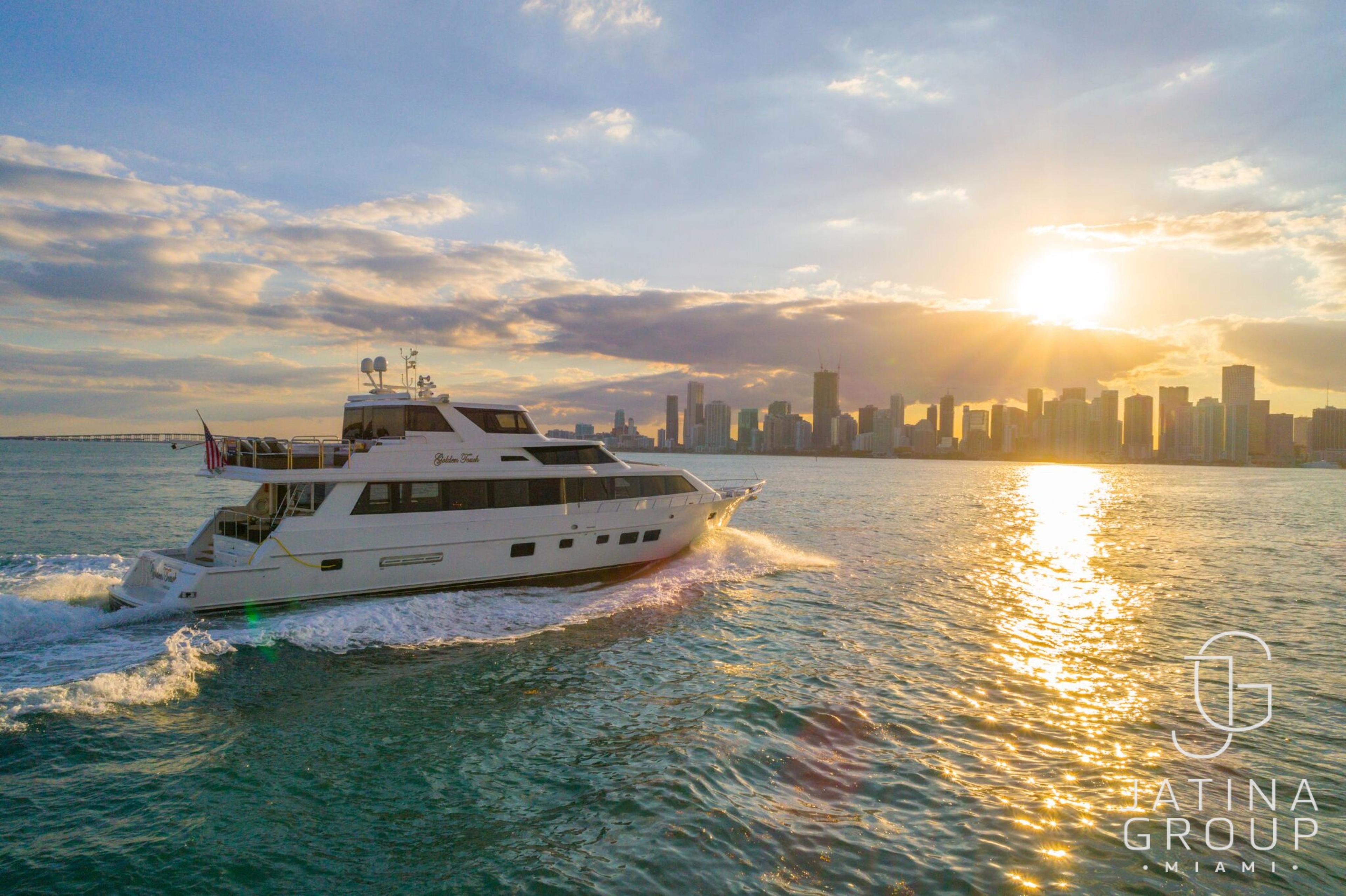 Yacht charter Miami Beach