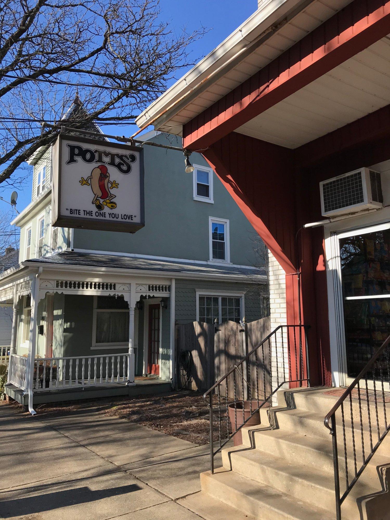 Potts' Doggie Shop