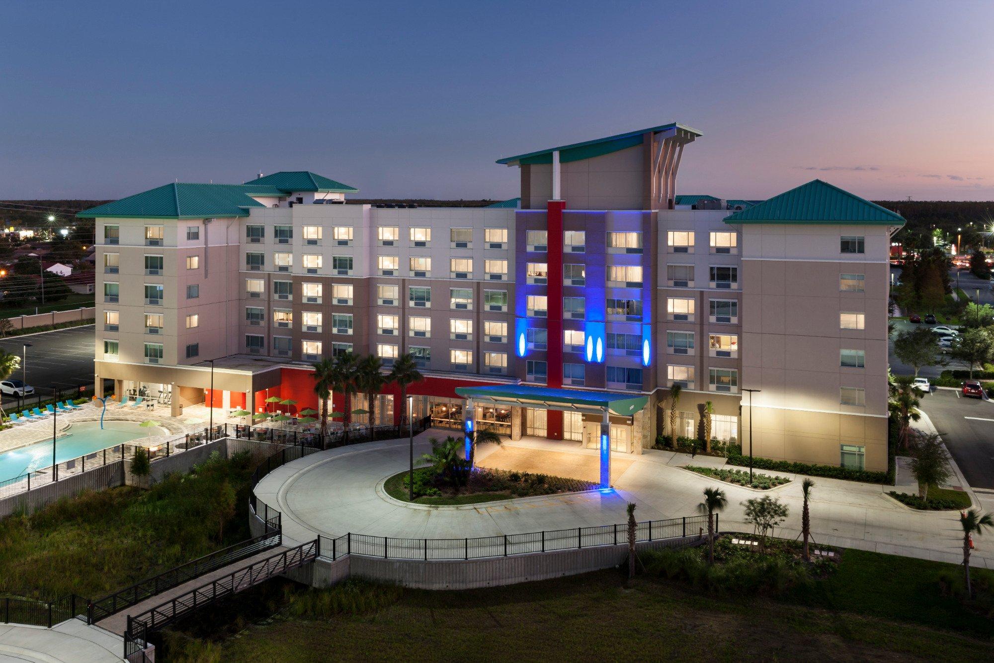 Holiday Inn Express & Suites Orlando at Seaworld, an IHG Hotel