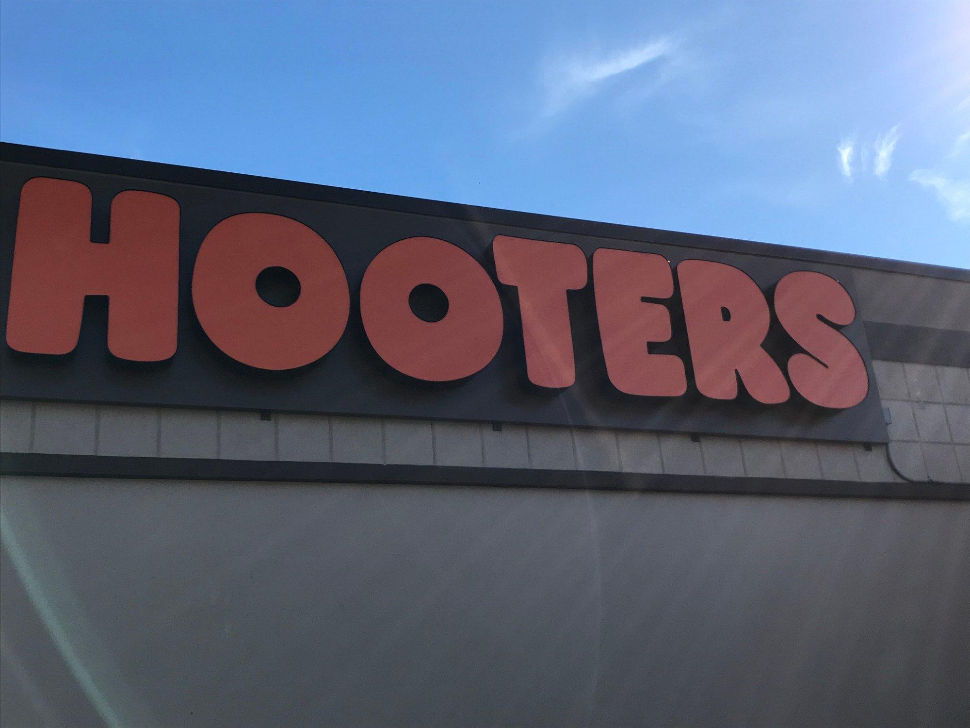 Hooters