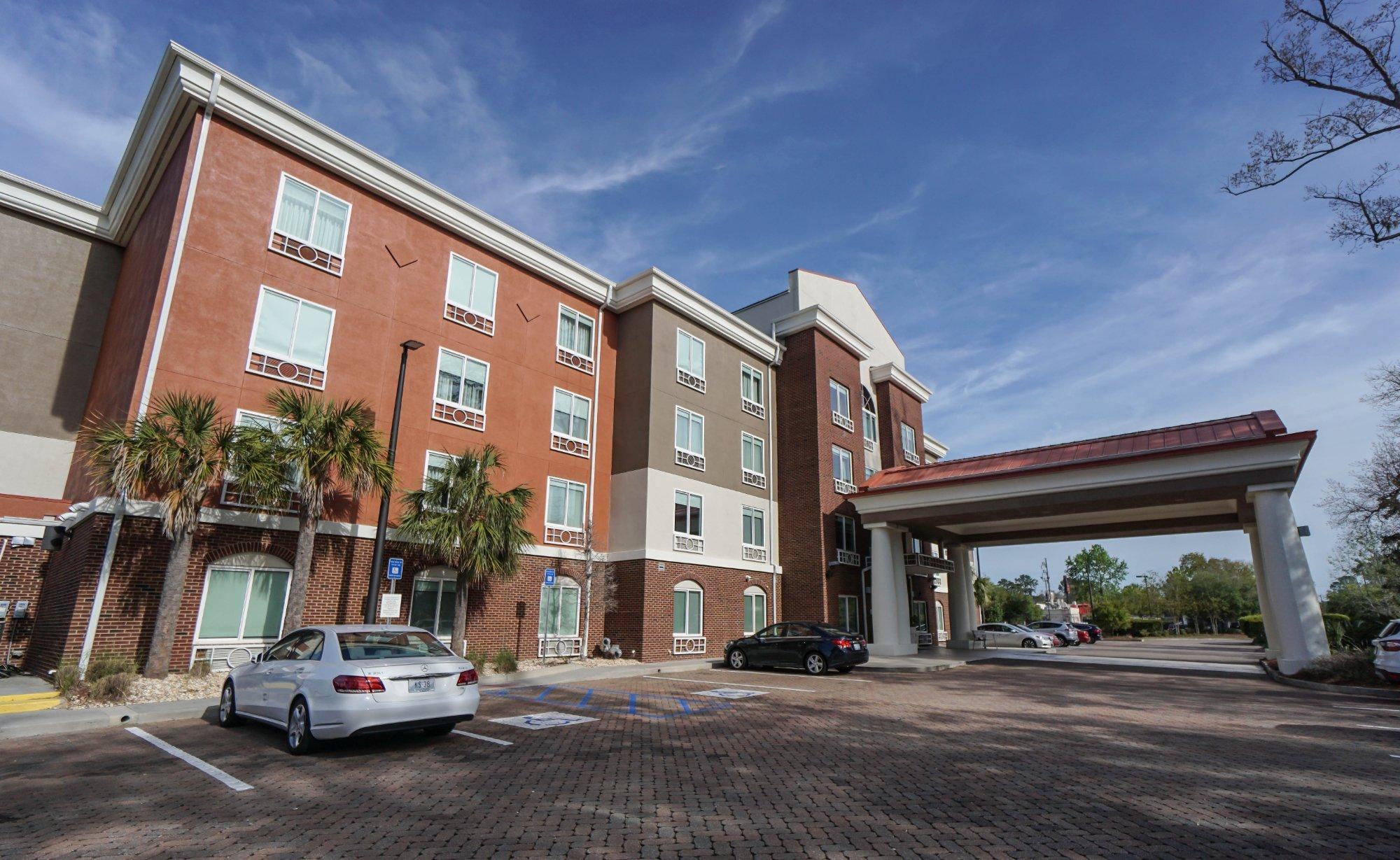 Holiday Inn Express & Suites Savannah - Midtown, an IHG Hotel