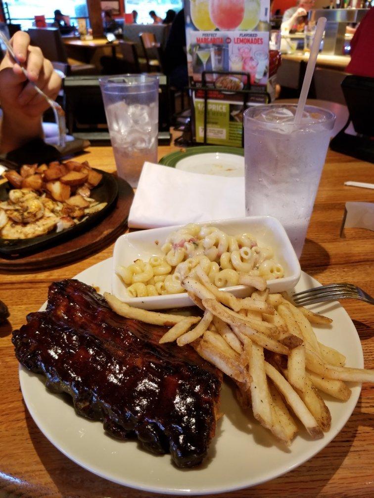 Applebee's Grill + Bar