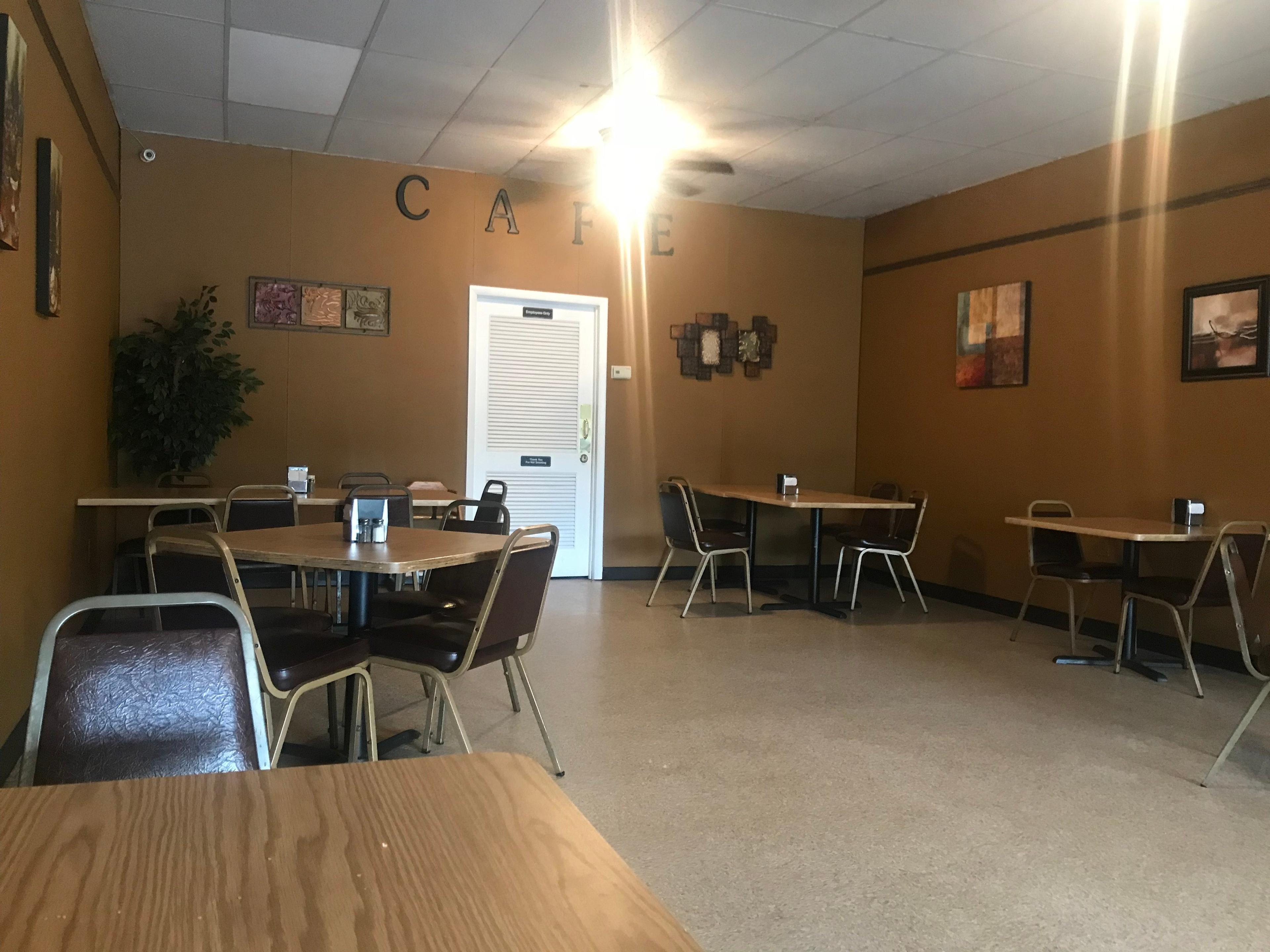 Deli-Licious Cafe