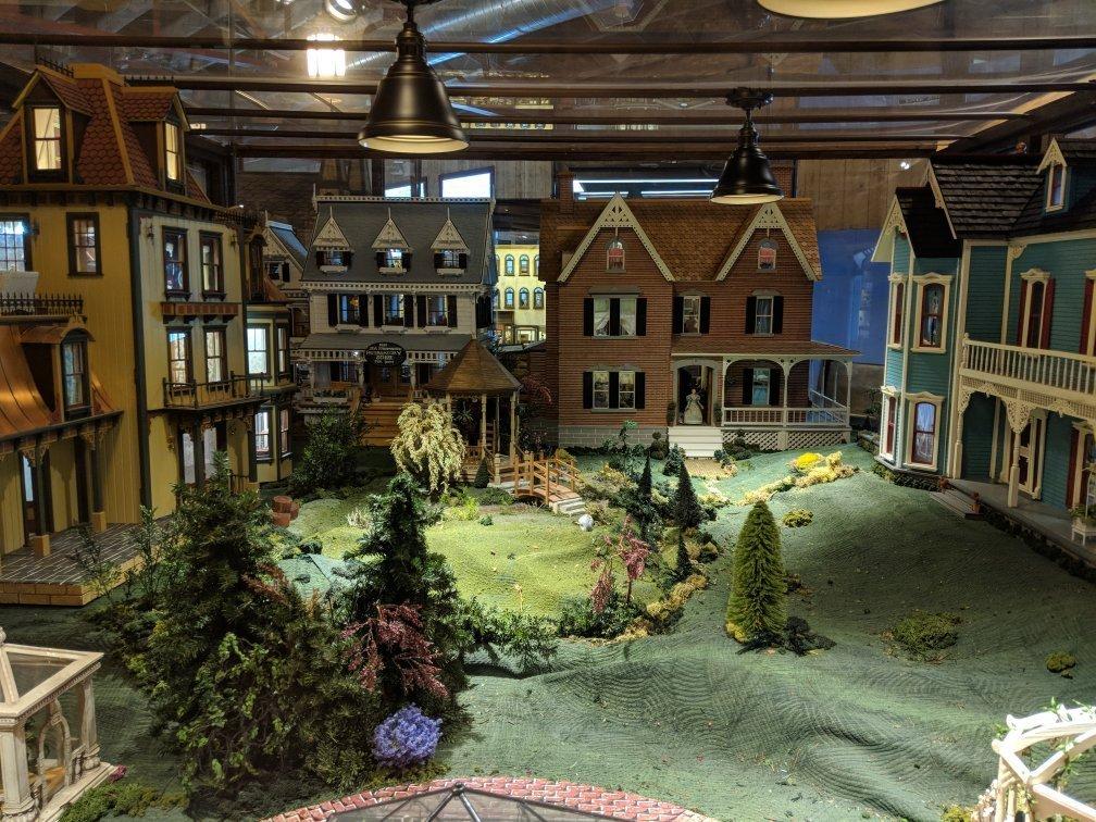 Great American Dollhouse Museum