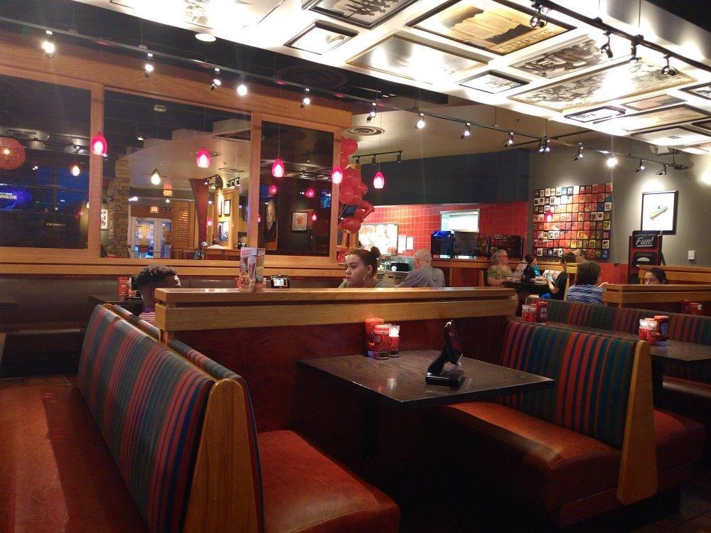 Red Robin Gourmet Burgers and Brews