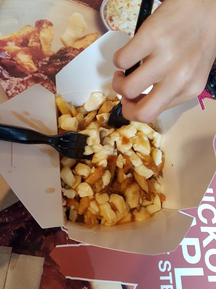 Smoke's Poutinerie