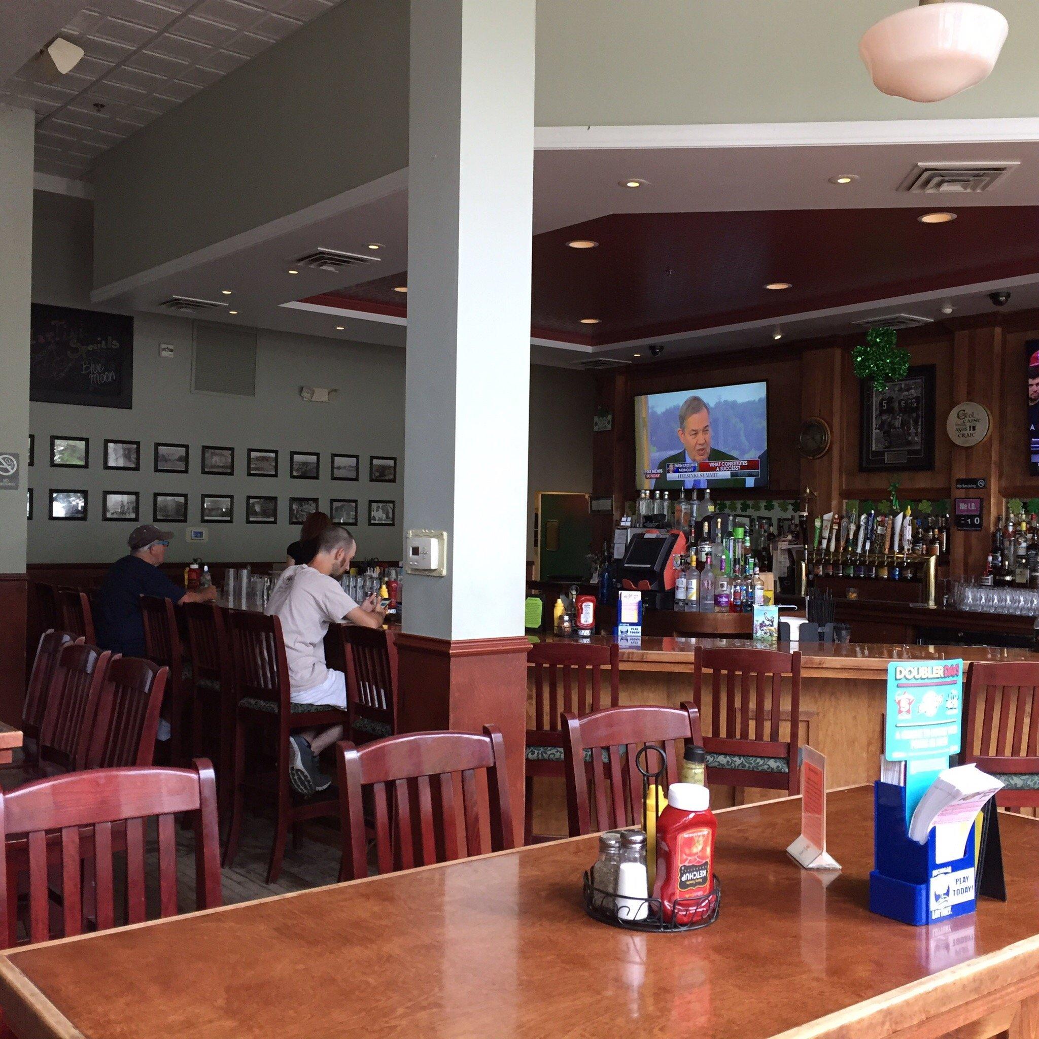 Murray's Irish Pub & Grille