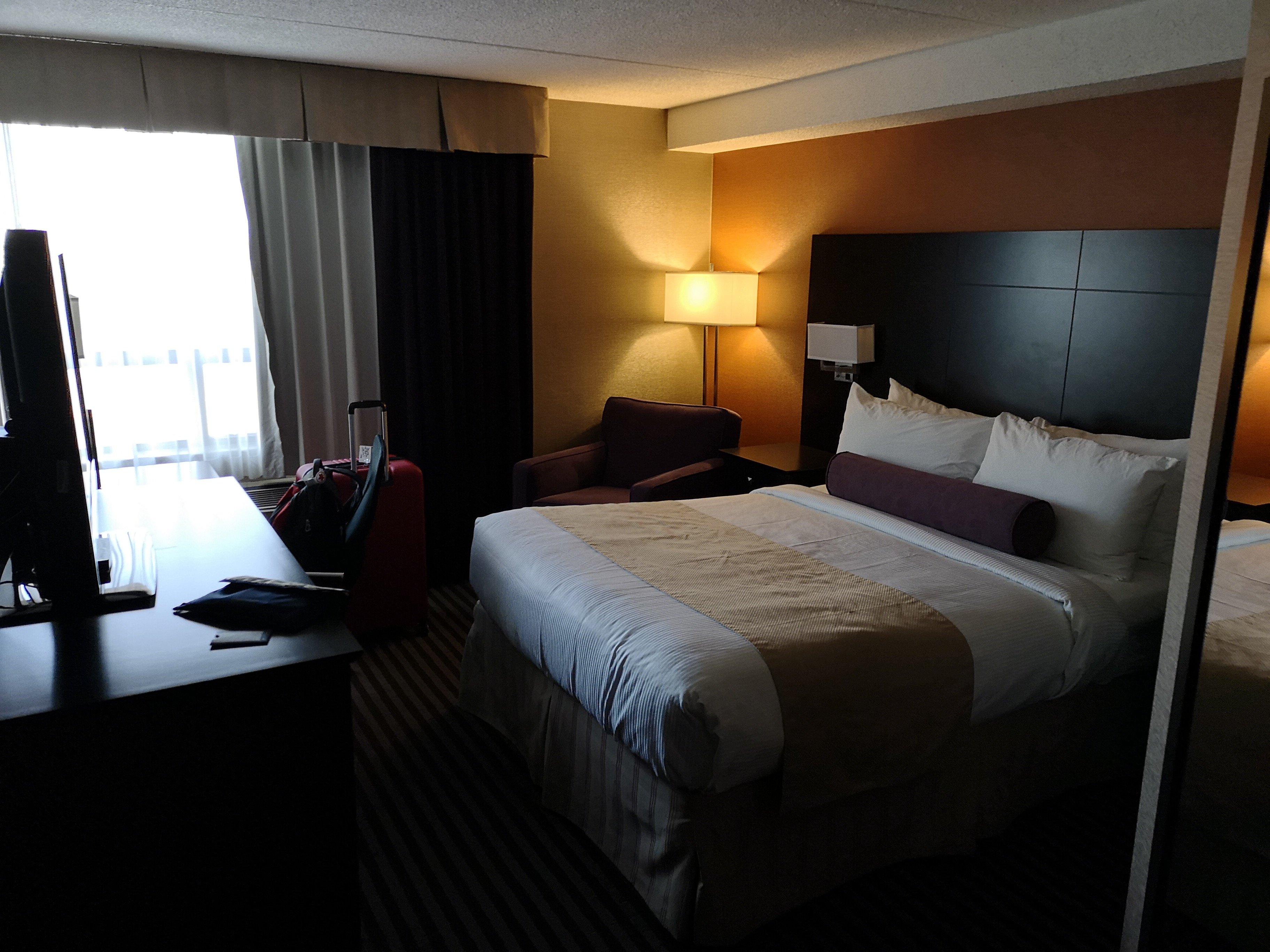 Best Western Plus Toronto North York Hotel & Suites